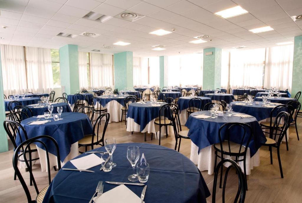 Hotel Royal Pesaro Exterior photo
